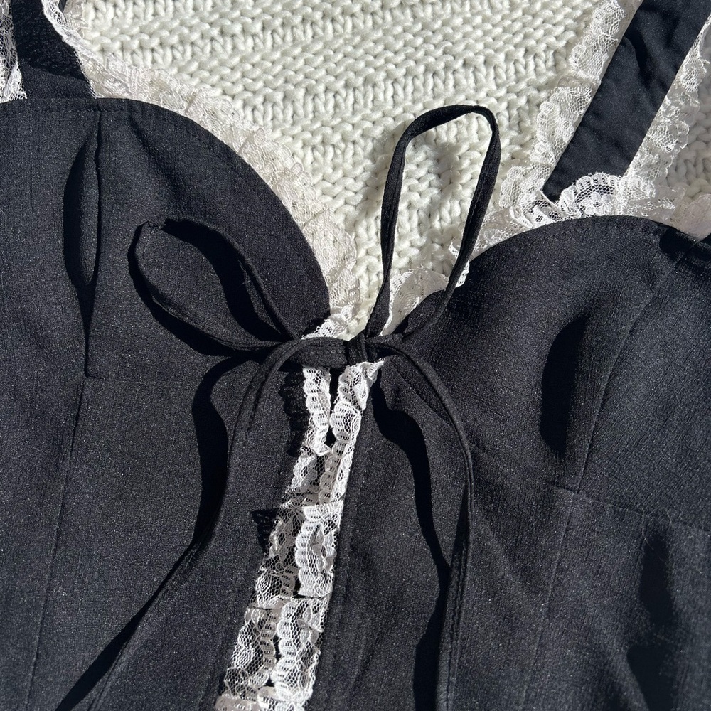 Black & White Lace Tank Top, Size M